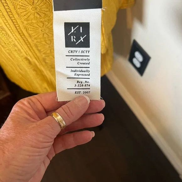 Boutique Gold Dress sz M - Picture 2 of 4